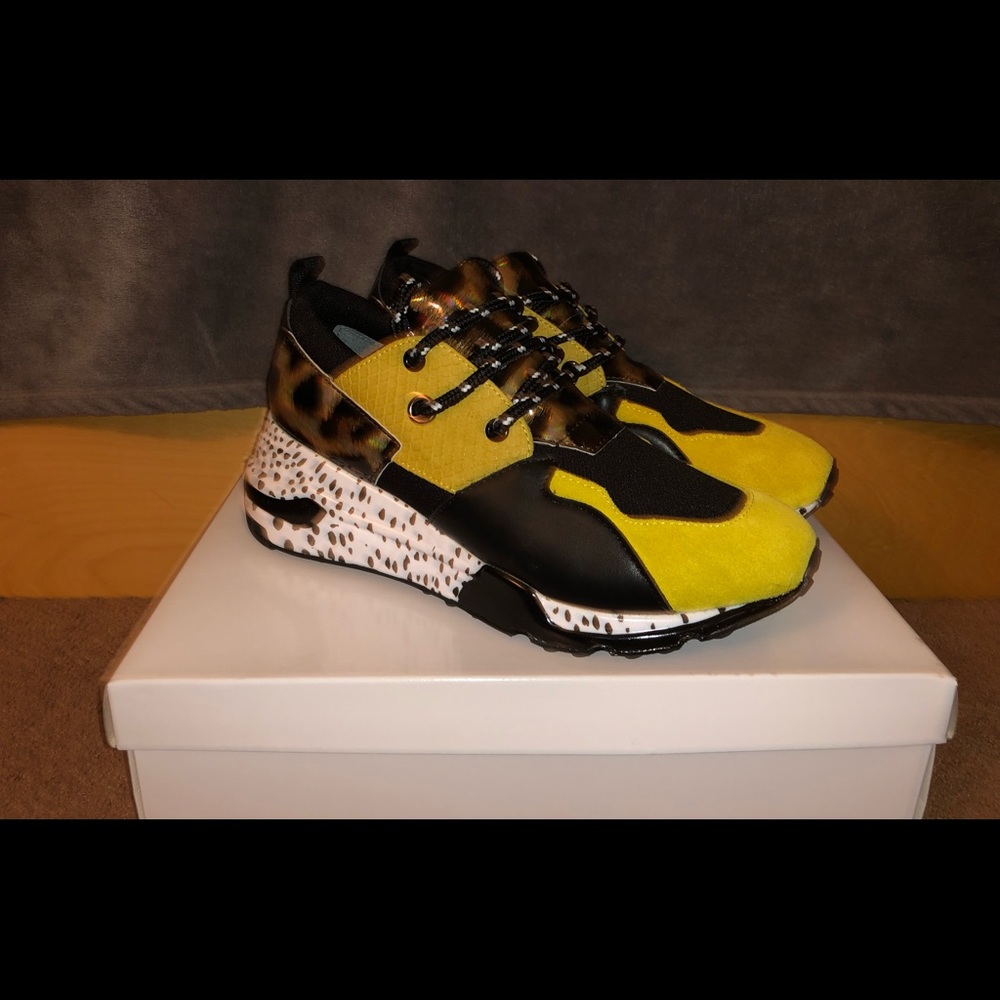 Steve Madden Sneakers